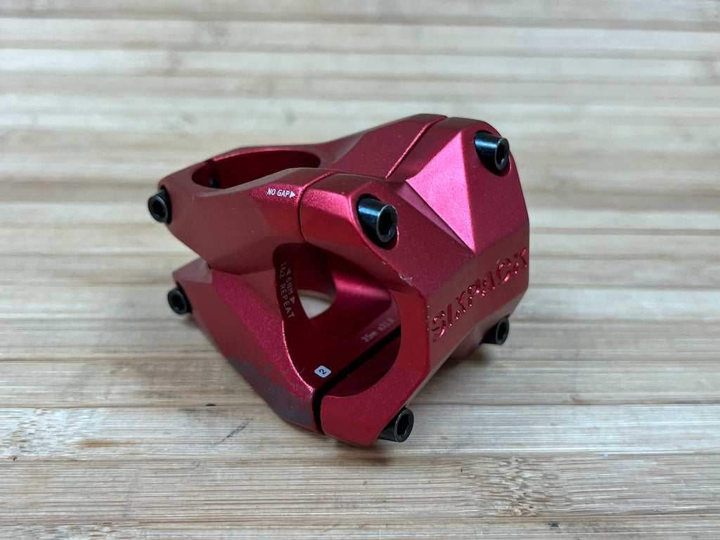 Sixpack Kamikaze Vorbau 31,8mm x 35mm rot – RTF Bikeparts