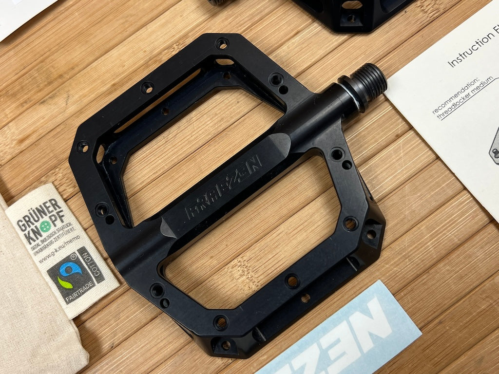 mtb pedale große füße Fraezen Fußraste Plattform schwarz XL – RTF Bikeparts Lenkergriff rechts,75mm,Ø22mm model-wolverine Farbe wählen:Schwarz + Orange