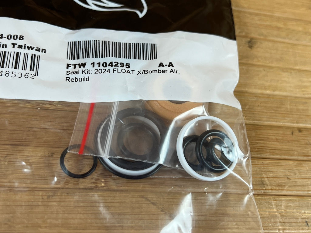 Fox Float X 2024 / Bomber Air Shock Rebuild / Dichtungen / Rebuild Kit RTF Bikeparts