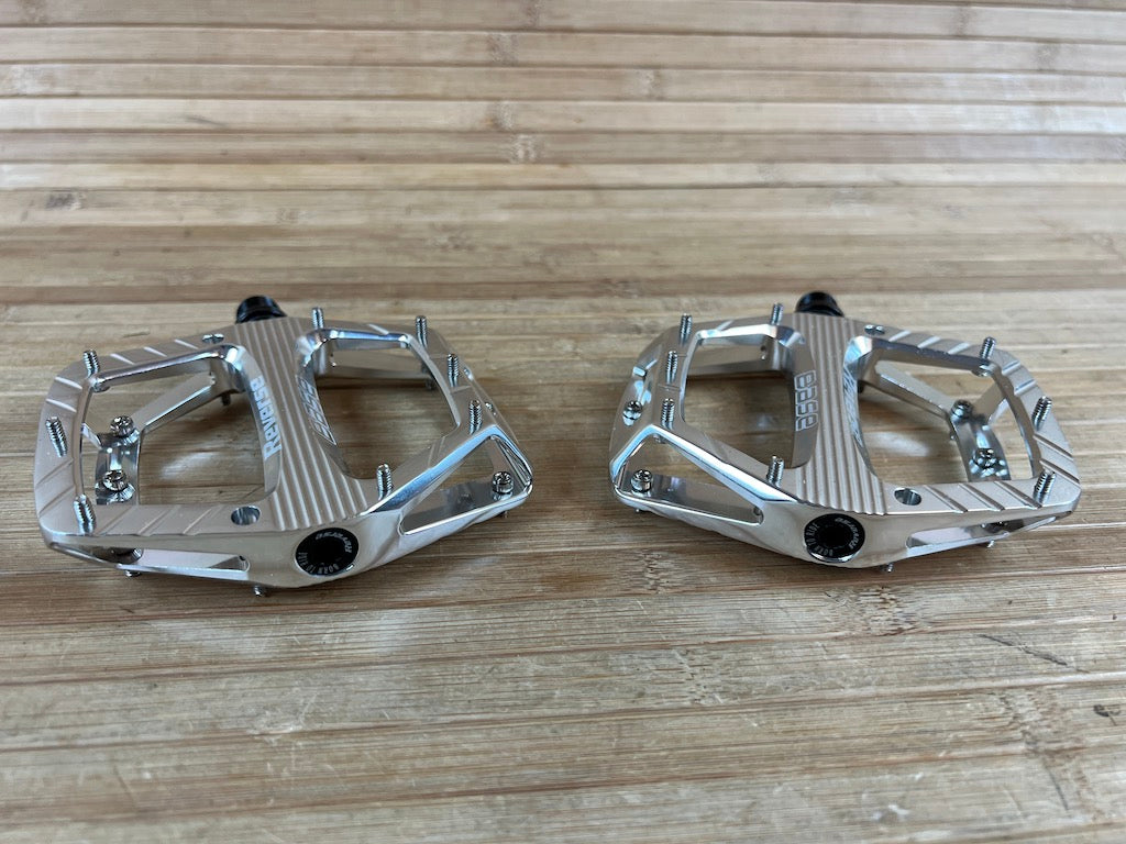 reverse base pedal Reverse Components Base Plattformpedale / Pedale silver – RTF Bikeparts