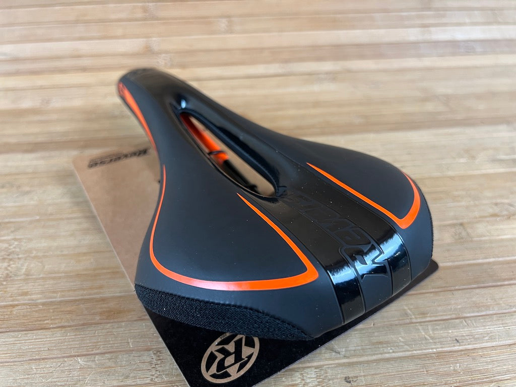 fahrradsattel schwarz orange Reverse AM Ergo Sattel schwarz / FOX orange – RTF Bikeparts