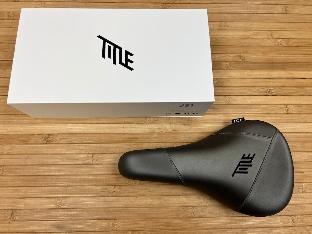 title mtb sattel Title JS1 Sattel Graphite grau – RTF Bikeparts