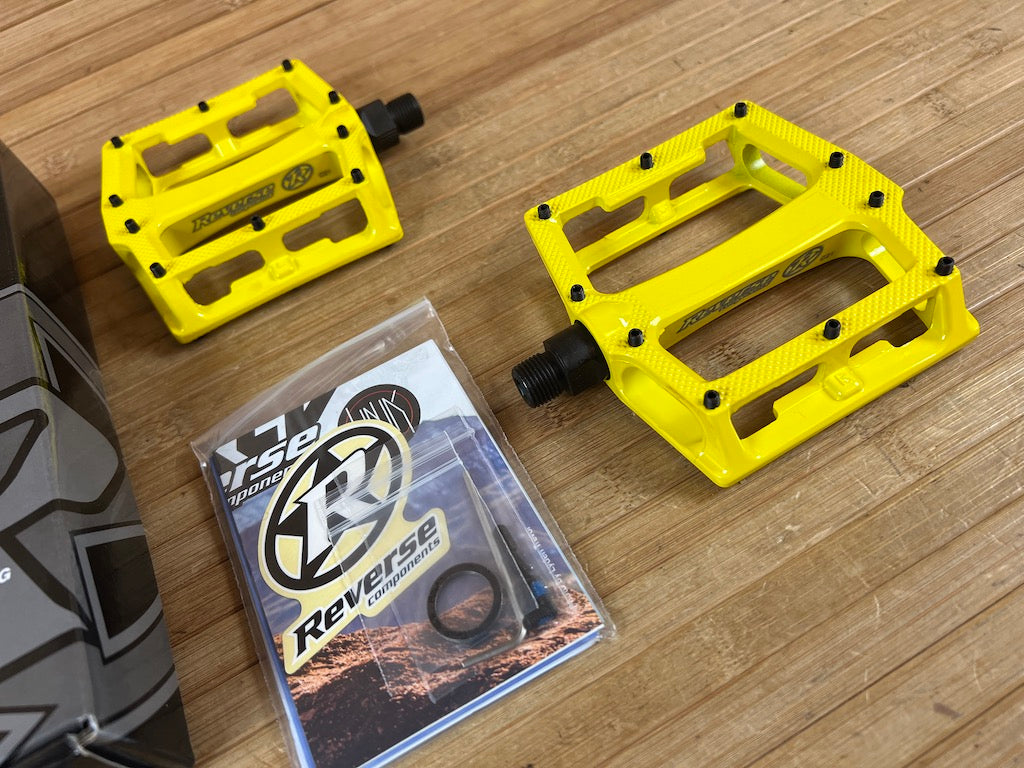 mtb pedale gelb Reverse Components Super Shape 3D Plattformpedale / Pedale gelb – RTF Bikeparts
