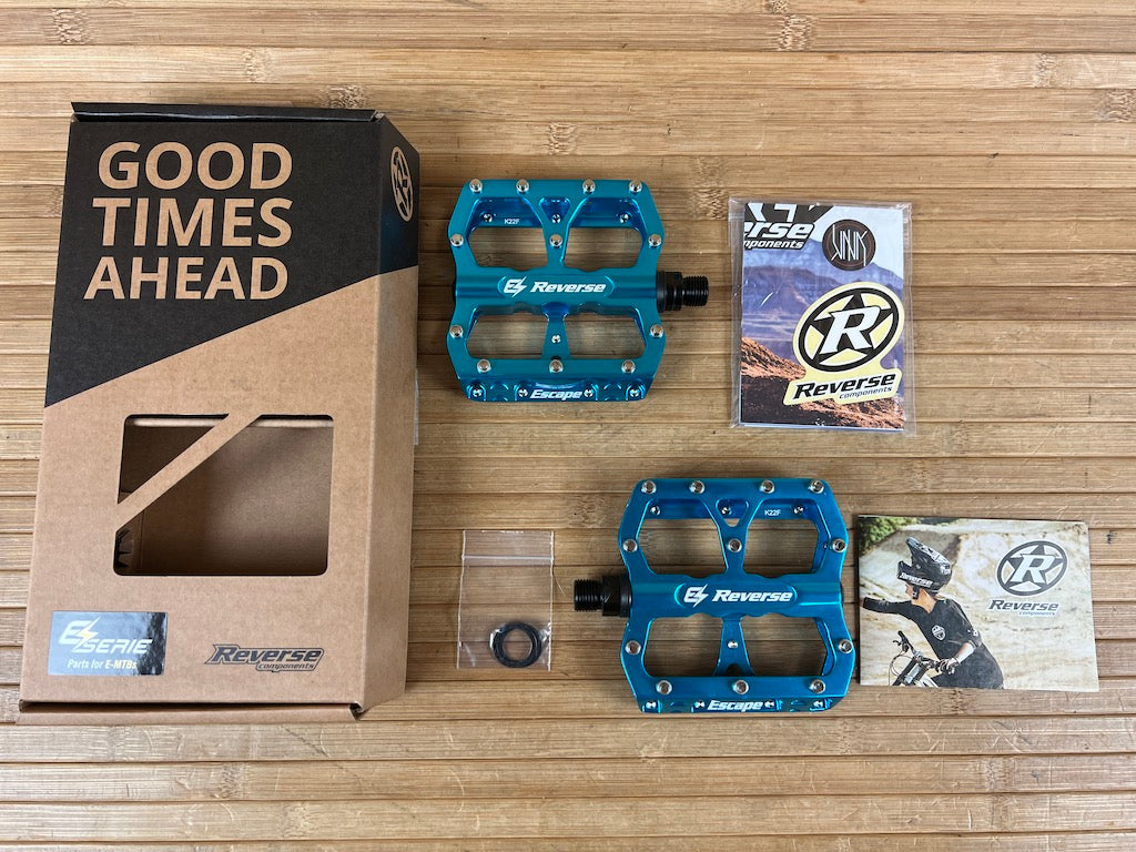 reverse pedale blau Reverse Components E-Escape Plattformpedale / Pedale hellblau – RTF Bikeparts