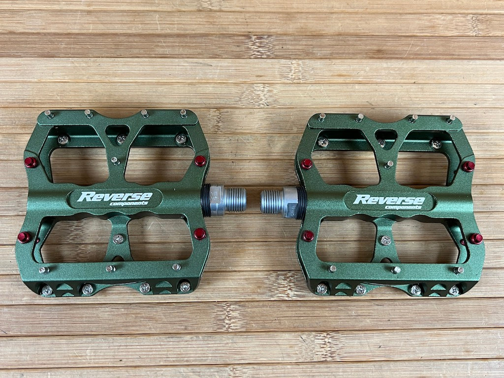 Reverse Components Escape Plattformpedale / Pedale olive – RTF Bikeparts