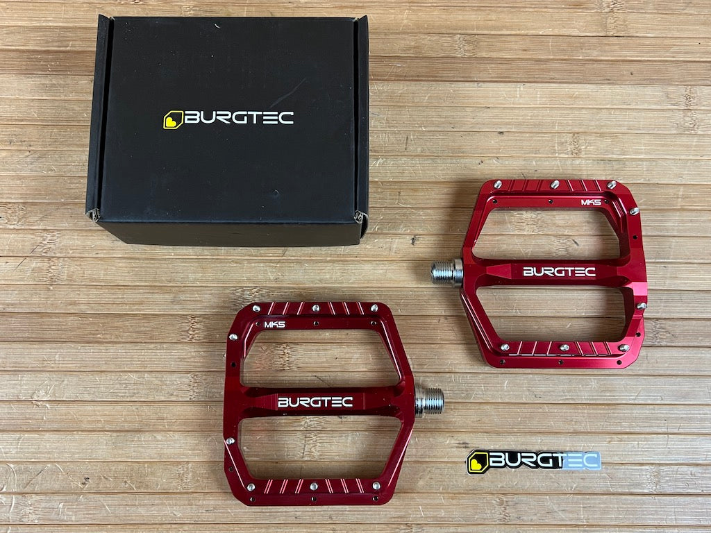 penthouse flat mk5 pedals Burgtec MK5 Penthouse Flat Pedals / Pedale red Steel Axle