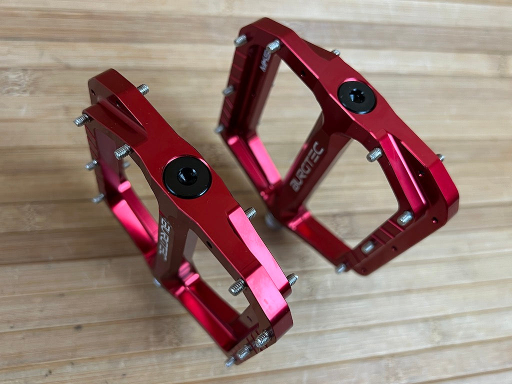 pedale burgtec Burgtec MK5 Penthouse Flat Pedals / Pedale red Steel Axle – RTF Bikeparts