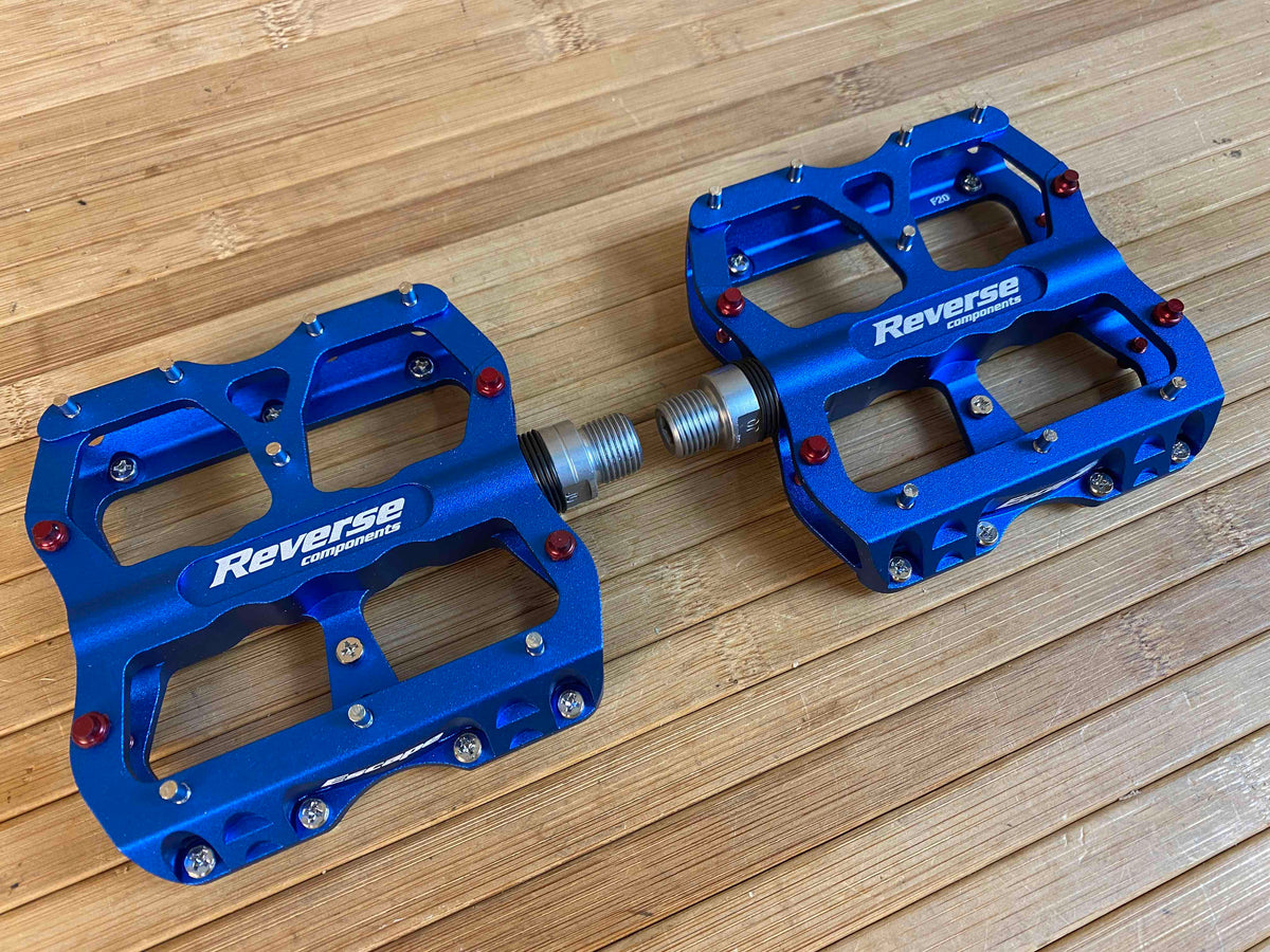 reverse pedale blau Reverse Components Escape Plattformpedale / Pedale dunkelblau – RTF Bikeparts
