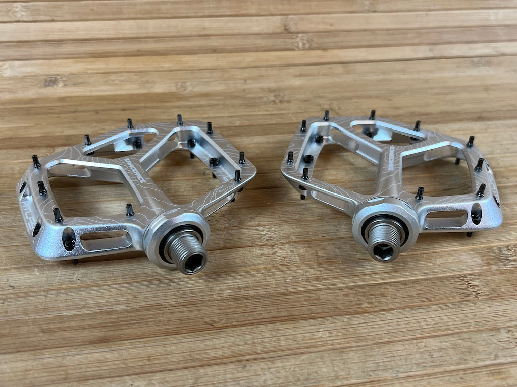 atlas pedal 22 Race Face Atlas Silver Plattformpedale / Pedale silber – RTF Bikeparts