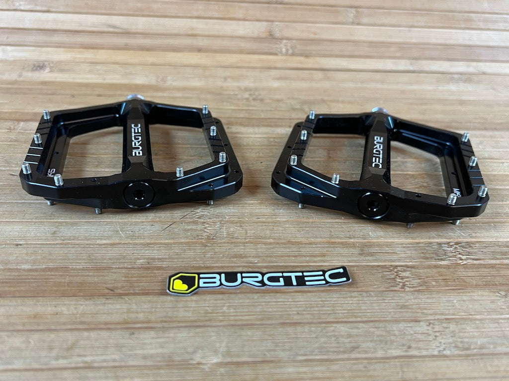 Burgtec MK5 Penthouse Flat Pedals / Pedale black Steel Axle – RTF
