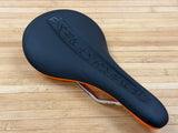 Peaty's Monarch Sattel Titan MX orange