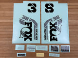 Fox Decal Kit 38 2025 F-S schwarzes Logo / orange Gabel