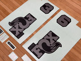 Fox Decal Kit 36 2026 P-SE graues Logo / Matte Black Fork