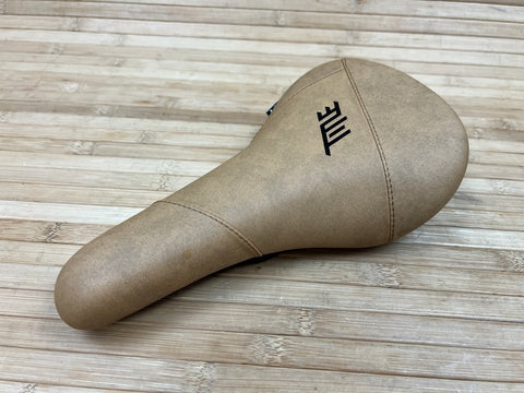 Title JS1 Sattel Light Brown / hellbraun – RTF Bikeparts