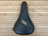 Title JS1 Sattel Black / Gold