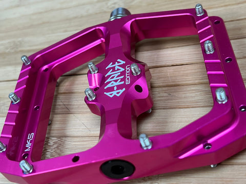 burgtec pink pedals Burgtec MK5 Penthouse B-Rage Flat Pedals / Pedale pink – RTF Bikeparts
