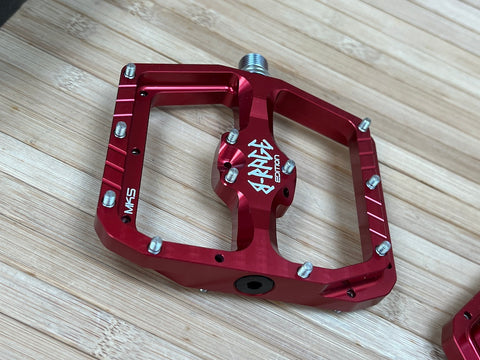 Burgtec MK5 Penthouse B-Rage Flat Pedals / Pedale rot – RTF Bikeparts
