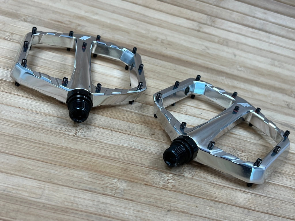 Title Connect Plattformpedale / Pedale chrom – RTF Bikeparts