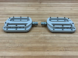 Burgtec MK4 Composite Flat Pedals / Pedale grau