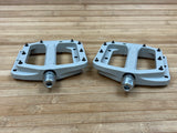 Burgtec MK4 Composite Flat Pedals / Pedale grau
