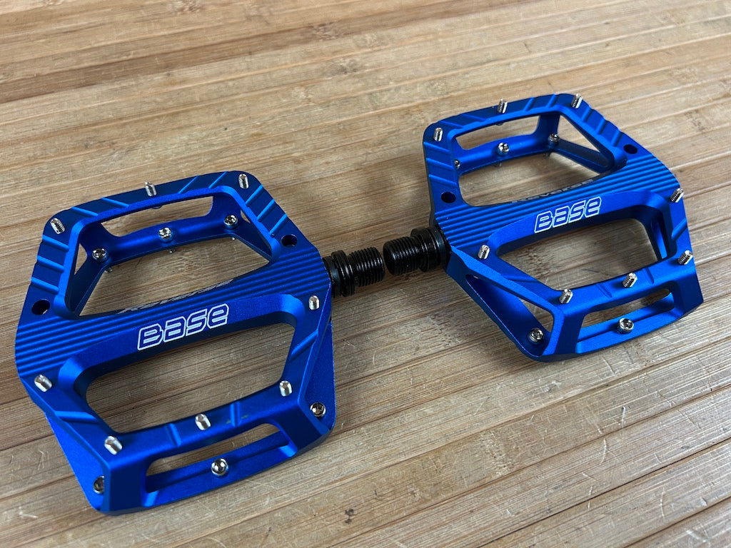 Reverse Components Base Plattformpedale / Pedale dark blue – RTF Bikeparts