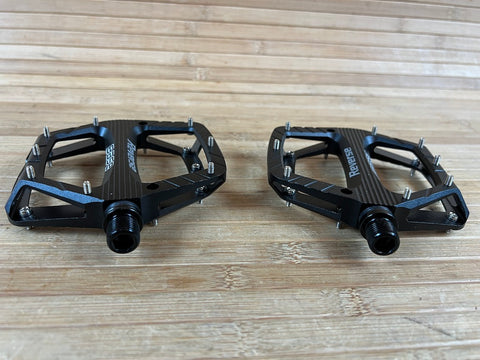 Reverse Components Base Plattformpedale / Pedale black – RTF Bikeparts