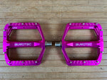 Burgtec MK5 Penthouse Flat Pedals / Pedale Barbie pink Steel Axle