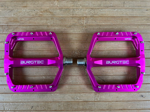 pink flat pedals Burgtec MK5 Penthouse Flat Pedals / Pedale Barbie pink Steel Axle – RTF Bikeparts