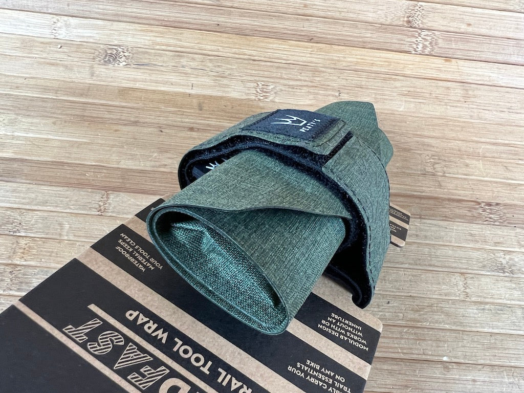 Peaty's Pochette à Outils - HoldFast Trail Tool Wrap - nightrider black Peaty's Pochette à Outils - HoldFast Trail Tool Wrap - nightrider black