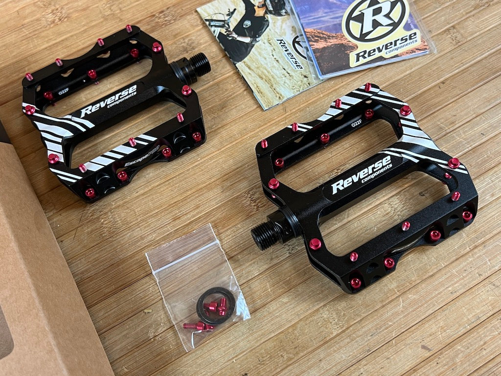 Reverse Components Escape PRO Pedale / Plattformpedale schwarz / rot – RTF Bikeparts