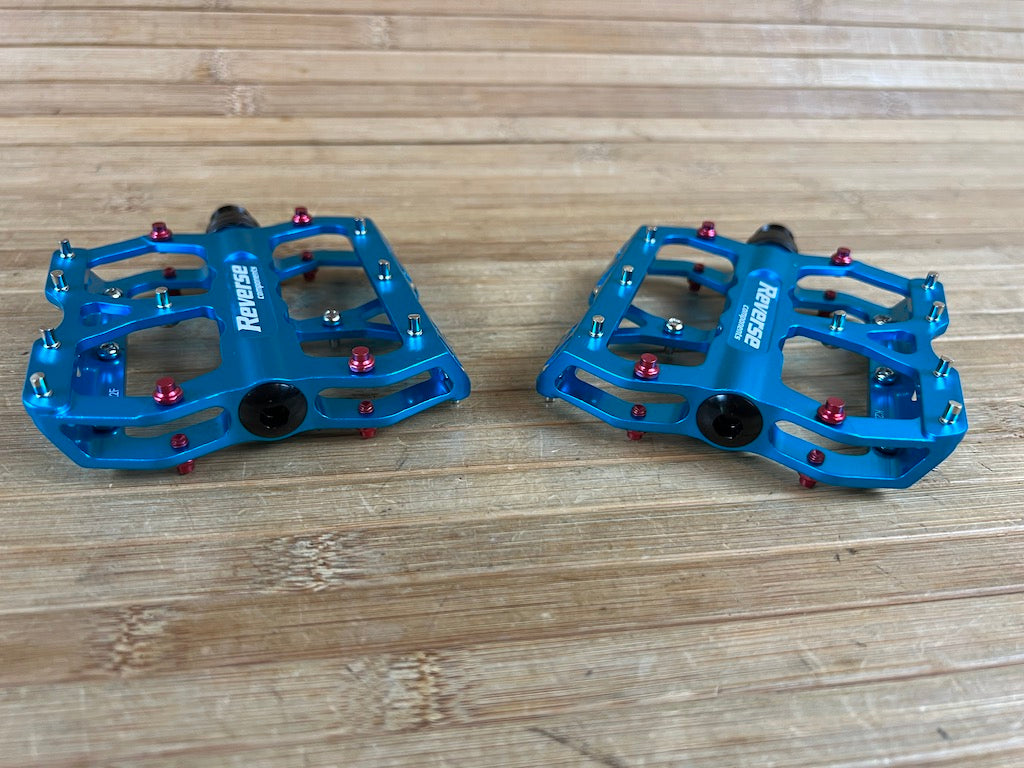 Reverse Components Escape Plattformpedale / Pedale light blue – RTF Bikeparts