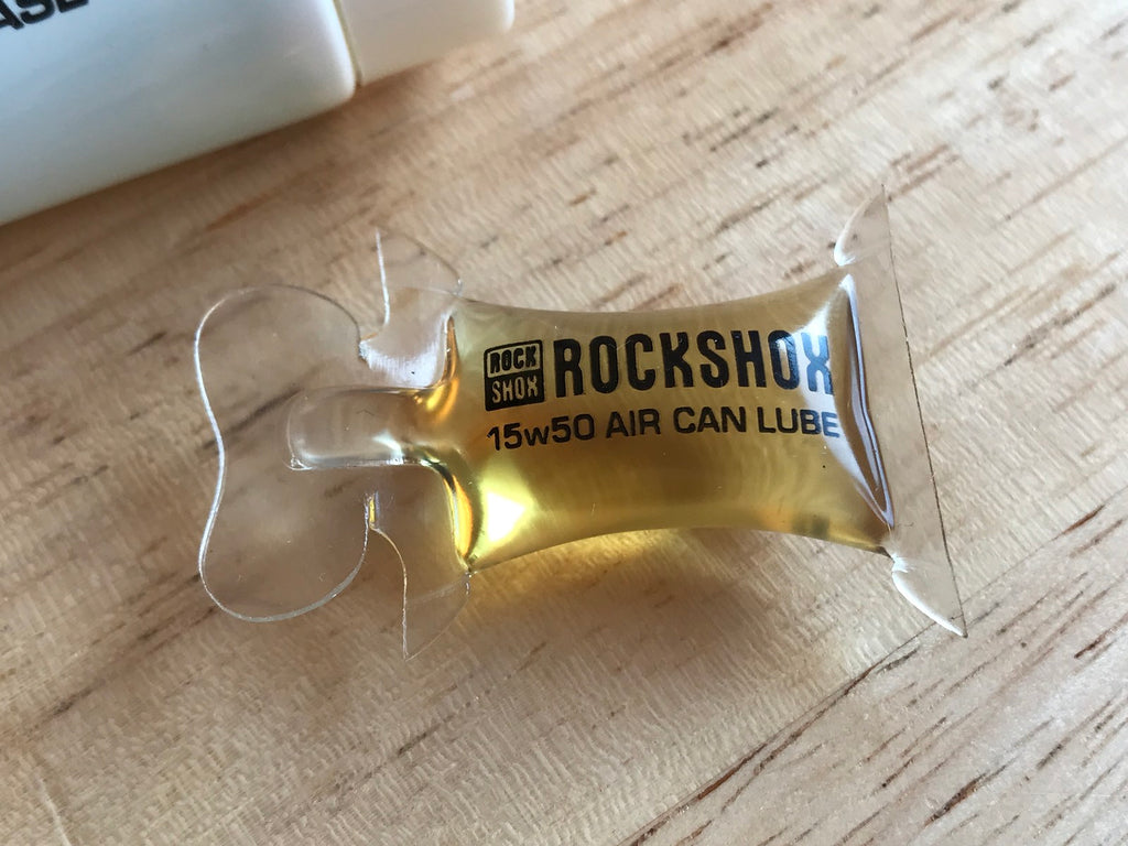 ROCKSHOX Fett Dynamic Seal Grease für Gabel und Dämpfer 500 ml, 77,50 ROCKSHOX Fett Dynamic Seal Grease für Gabel und Dämpfer 500 ml, 77,50