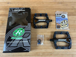 Reverse Components Black One Plattformpedale / Pedale schwarz/dunkelblau