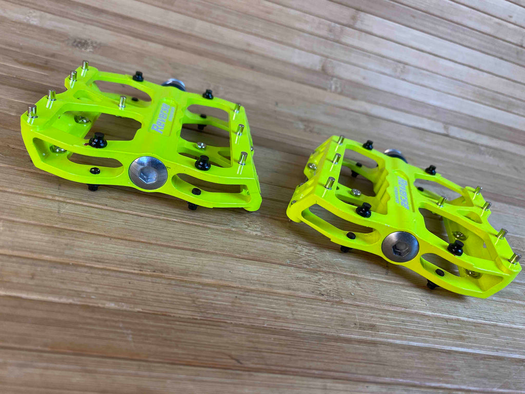 reverse escape pedale neon gelb Reverse Components Escape Plattformpedale / Pedale neongelb – RTF Bikeparts