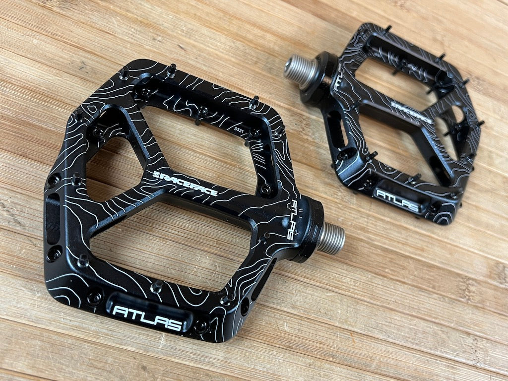 Race Face Atlas Black Plattformpedale / Pedale schwarz – RTF Bikeparts