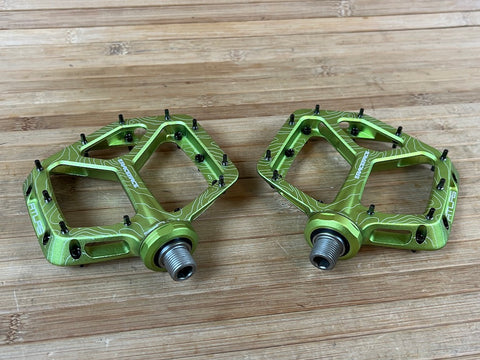 Race Face Atlas Green / grün Plattformpedale / Pedale – RTF Bikeparts
