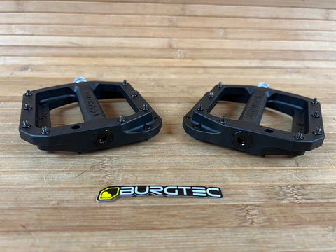 burgtec mk4 pedals Burgtec MK4 Composite Flat Pedals / Pedale black – RTF Bikeparts