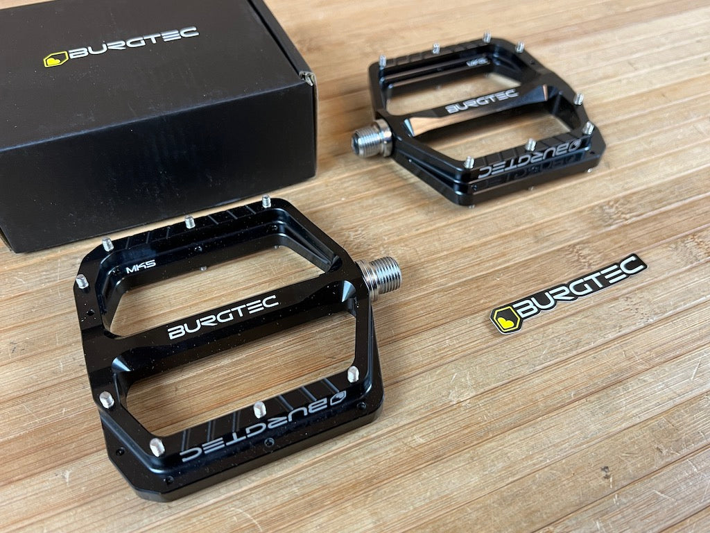 burgtec pedals mk5 Burgtec MK5 Penthouse Flat Pedals / Pedale black Steel Axle – RTF Bikeparts
